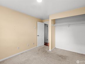 1321 S puget Drive E15, Renton WA 98055