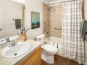12023 NE 204th Place E303, Bothell WA 98011
