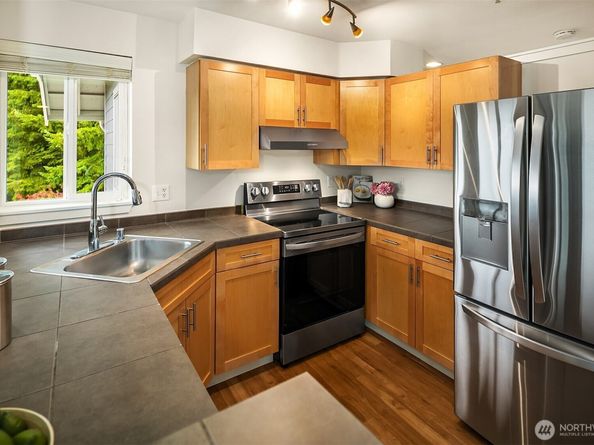12023 NE 204th Place E303, Bothell WA 98011