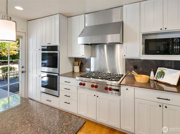 18704 58th Avenue NE, Kenmore WA 98028