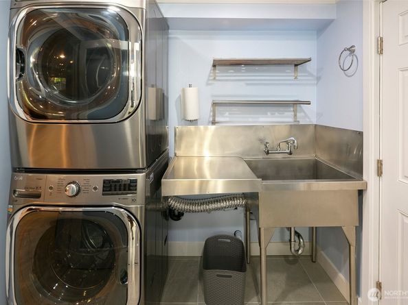 18704 58th Avenue NE, Kenmore WA 98028