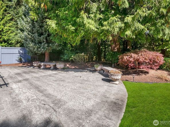 18704 58th Avenue NE, Kenmore WA 98028