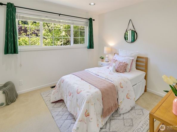 18704 58th Avenue NE, Kenmore WA 98028