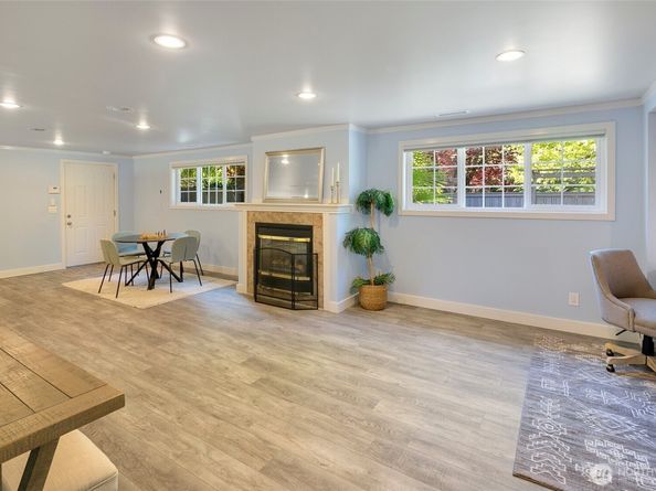 18704 58th Avenue NE, Kenmore WA 98028