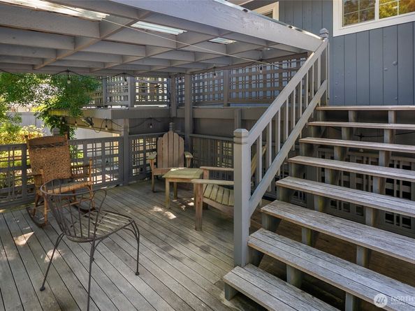 18704 58th Avenue NE, Kenmore WA 98028