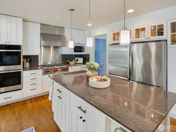 18704 58th Avenue NE, Kenmore WA 98028