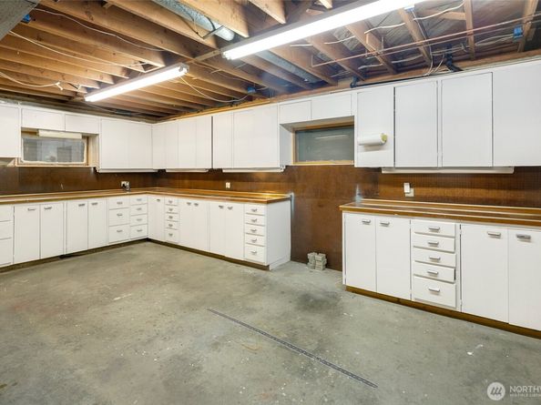 18704 58th Avenue NE, Kenmore WA 98028