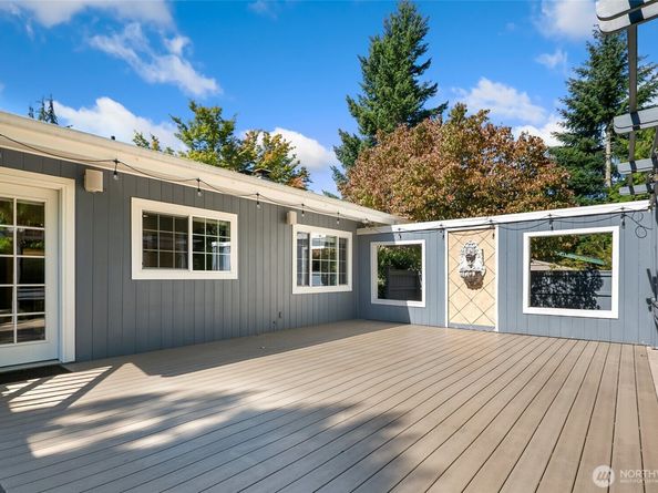 18704 58th Avenue NE, Kenmore WA 98028