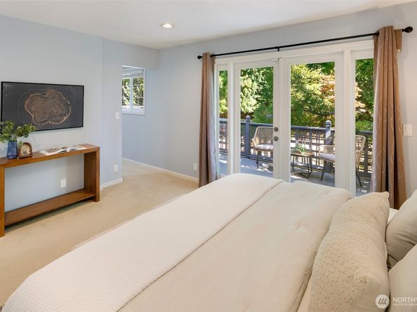 18704 58th Avenue NE, Kenmore WA 98028