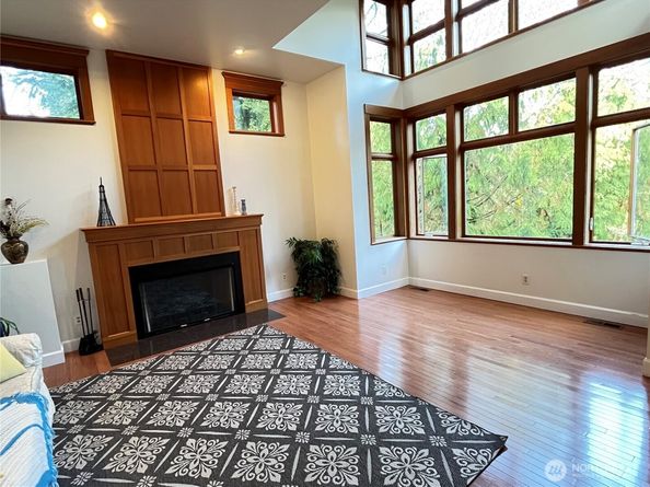 4518 91st Avenue SE, Mercer Island WA 98040