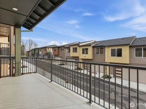 13210 NE 127th Way D, Kirkland WA 98034