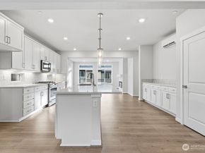 13210 NE 127th Way D, Kirkland WA 98034