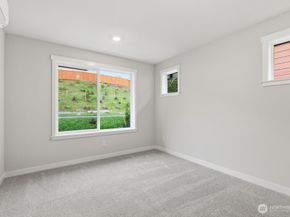 13210 NE 127th Way D, Kirkland WA 98034