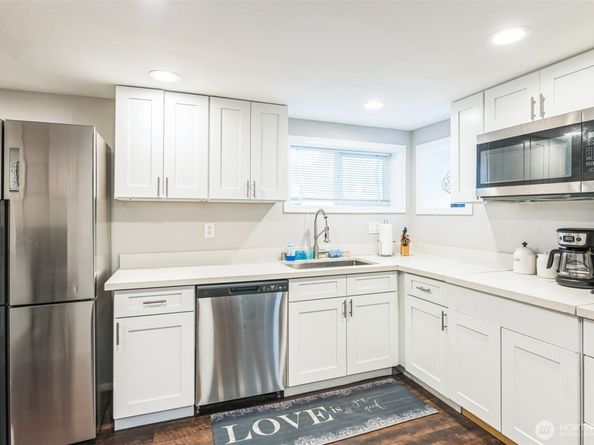 4812 Aurora Avenue, Seattle WA 98103