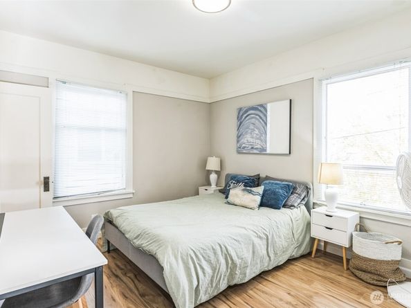 4812 Aurora Avenue, Seattle WA 98103