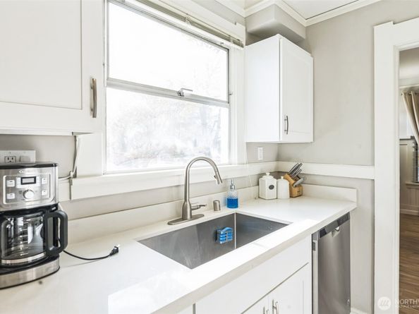 4812 Aurora Avenue, Seattle WA 98103