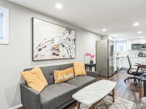 4812 Aurora Avenue, Seattle WA 98103