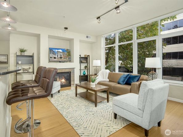 17 W Mercer Street 212, Seattle WA 98119