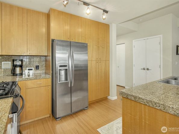 17 W Mercer Street 212, Seattle WA 98119