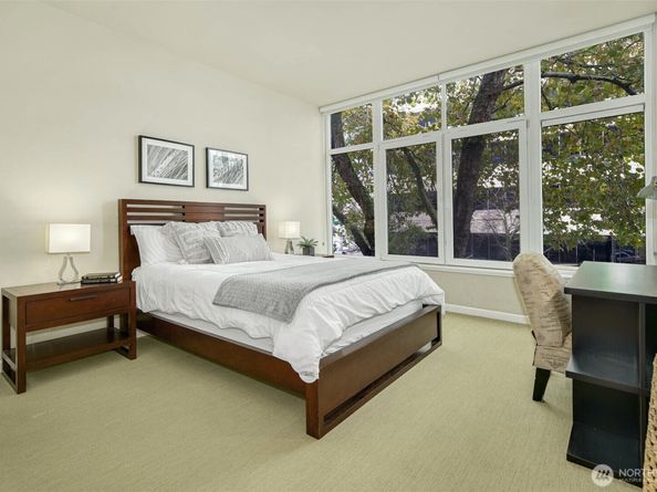 17 W Mercer Street 212, Seattle WA 98119