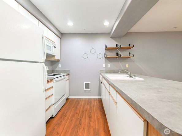 9727 W 18th Avenue A206, Everett WA 98204