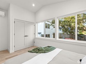 7352 22nd Avenue NW, Seattle WA 98117