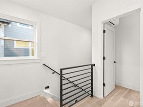 7352 22nd Avenue NW, Seattle WA 98117