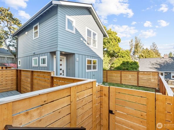 7352 22nd Avenue NW, Seattle WA 98117