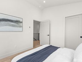 7352 22nd Avenue NW, Seattle WA 98117