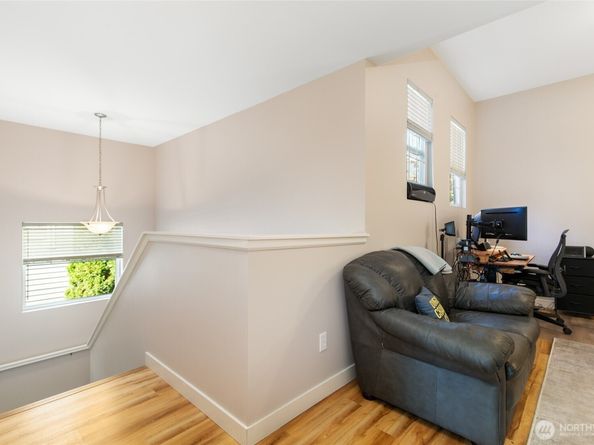 23124 NE 8th Place, Sammamish WA 98074