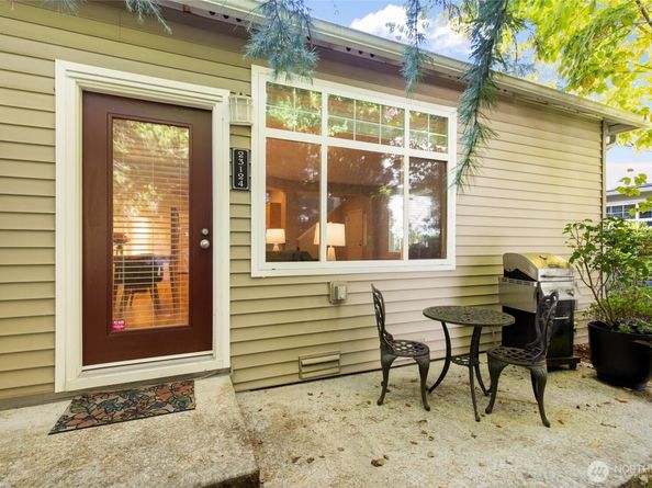 23124 NE 8th Place, Sammamish WA 98074