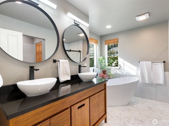 23124 NE 8th Place, Sammamish WA 98074