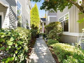23124 NE 8th Place, Sammamish WA 98074