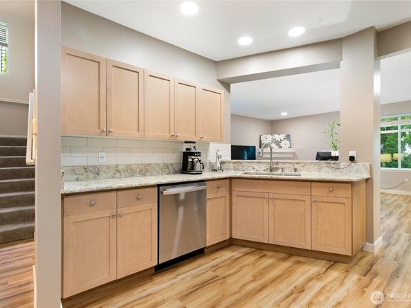 23124 NE 8th Place, Sammamish WA 98074