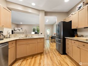 23124 NE 8th Place, Sammamish WA 98074
