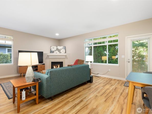 23124 NE 8th Place, Sammamish WA 98074