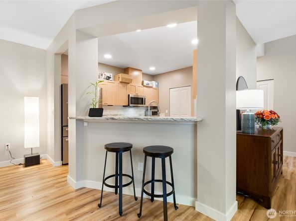 23124 NE 8th Place, Sammamish WA 98074
