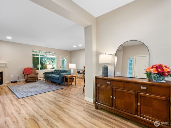 23124 NE 8th Place, Sammamish WA 98074