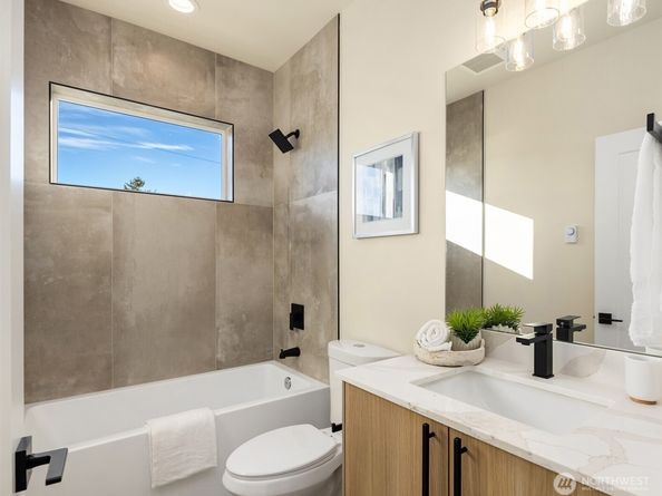 6501 Dibble Avenue NW, Seattle WA 98107