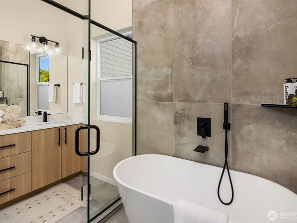 6501 Dibble Avenue NW, Seattle WA 98107
