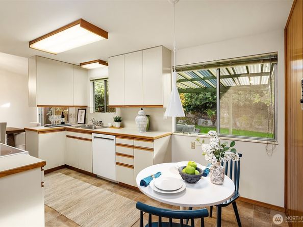 6037 NE 61st Street, Seattle WA 98115