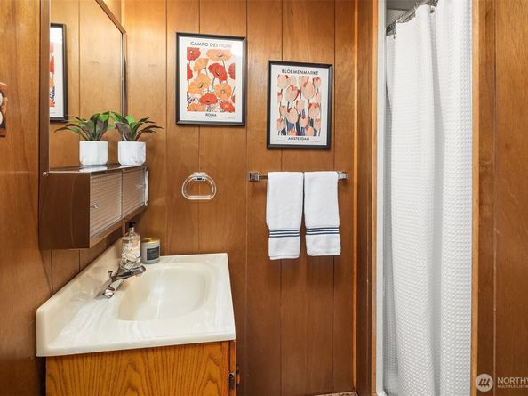 6037 NE 61st Street, Seattle WA 98115