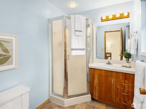 6037 NE 61st Street, Seattle WA 98115