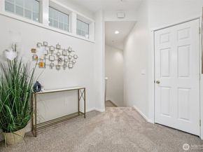 4322 NE 5th Court 105, Renton WA 98059