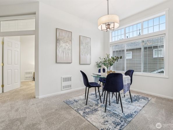 4322 NE 5th Court 105, Renton WA 98059