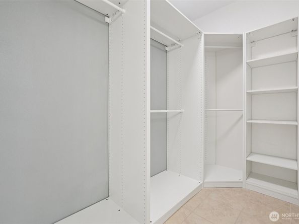 4322 NE 5th Court 105, Renton WA 98059