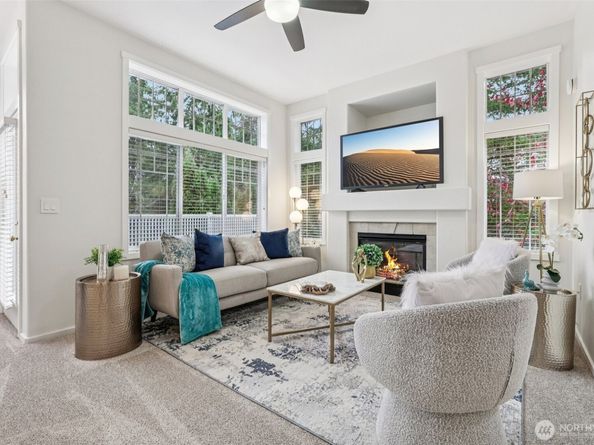 4322 NE 5th Court 105, Renton WA 98059