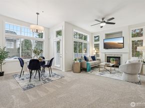 4322 NE 5th Court 105, Renton WA 98059