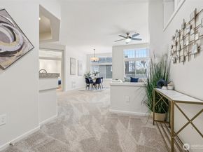 4322 NE 5th Court 105, Renton WA 98059
