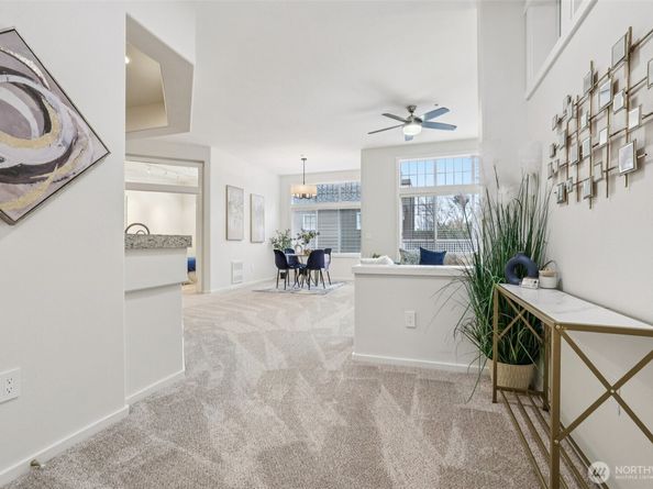 4322 NE 5th Court 105, Renton WA 98059